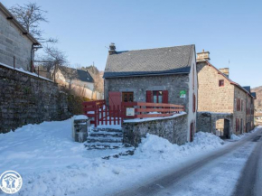 Gîte Besse-et-Saint-Anastaise, 3 pièces, 4 personnes - FR-1-630-192